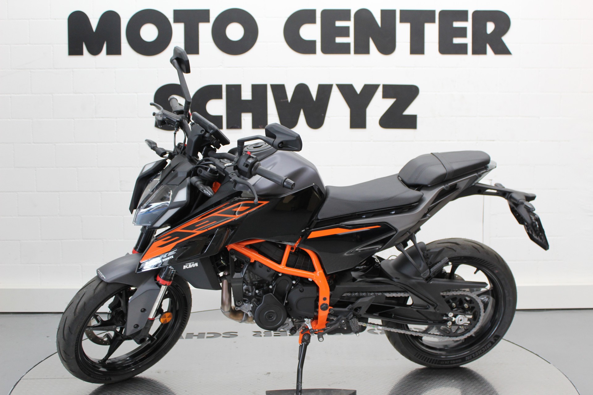 KTM 390 Duke-image-5