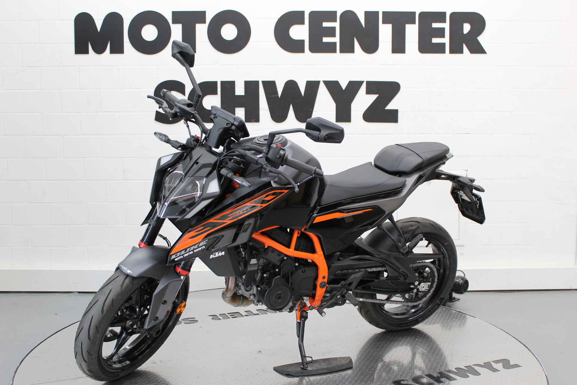 KTM 390 Duke-image-4