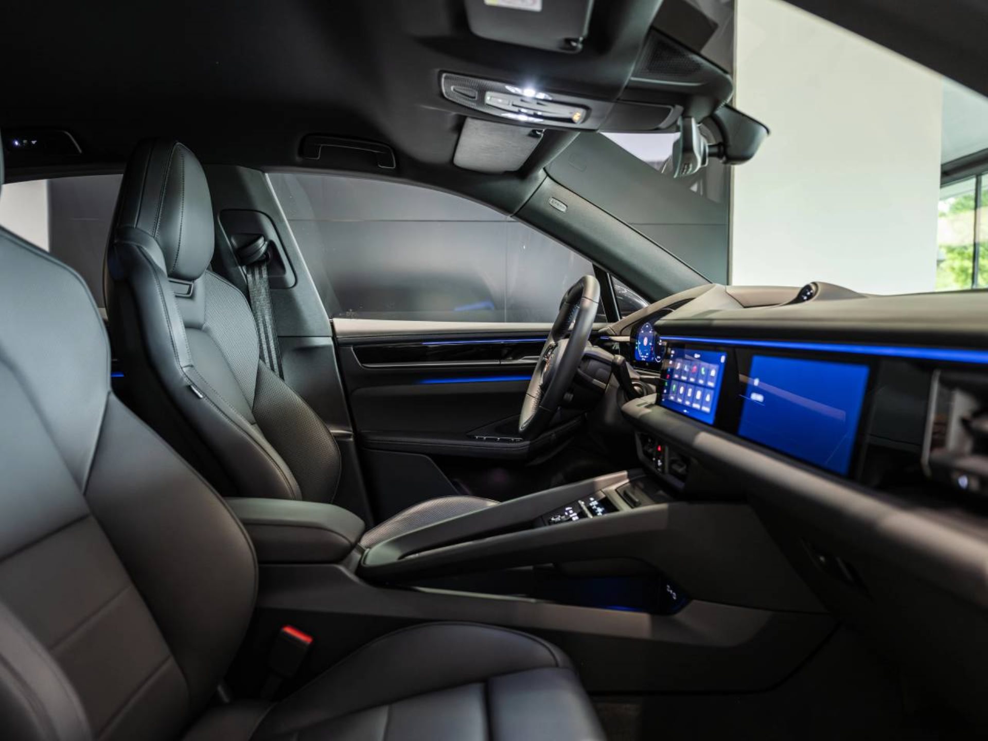 PORSCHE Macan 4-image-18