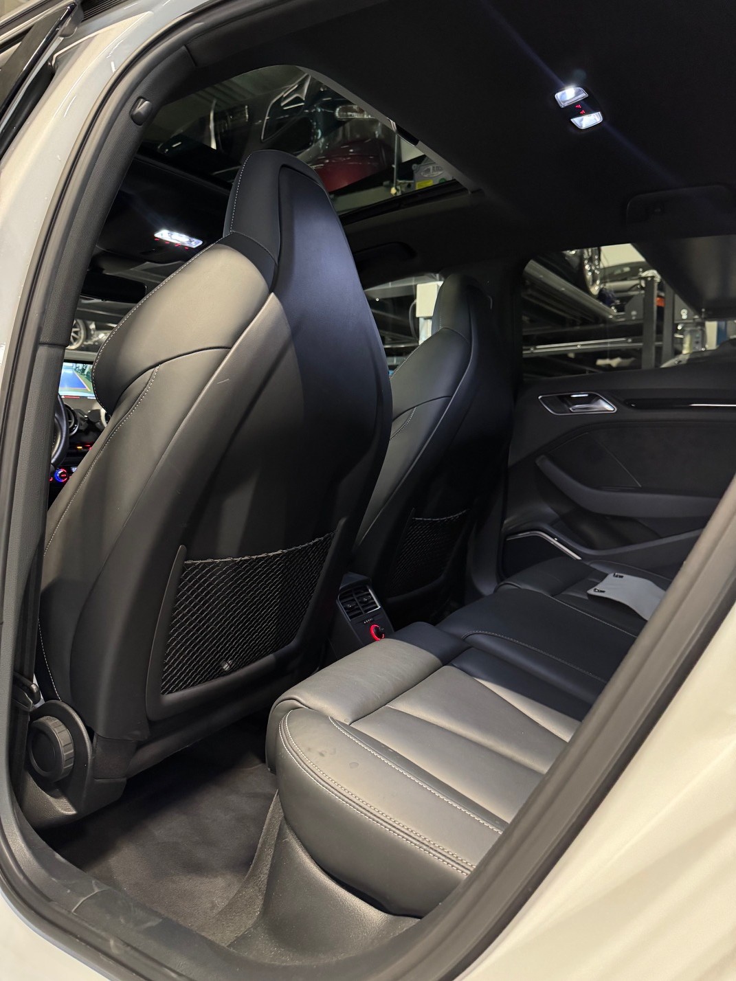 AUDI RS3 2.5 TSI quattro S-tronic-image-11