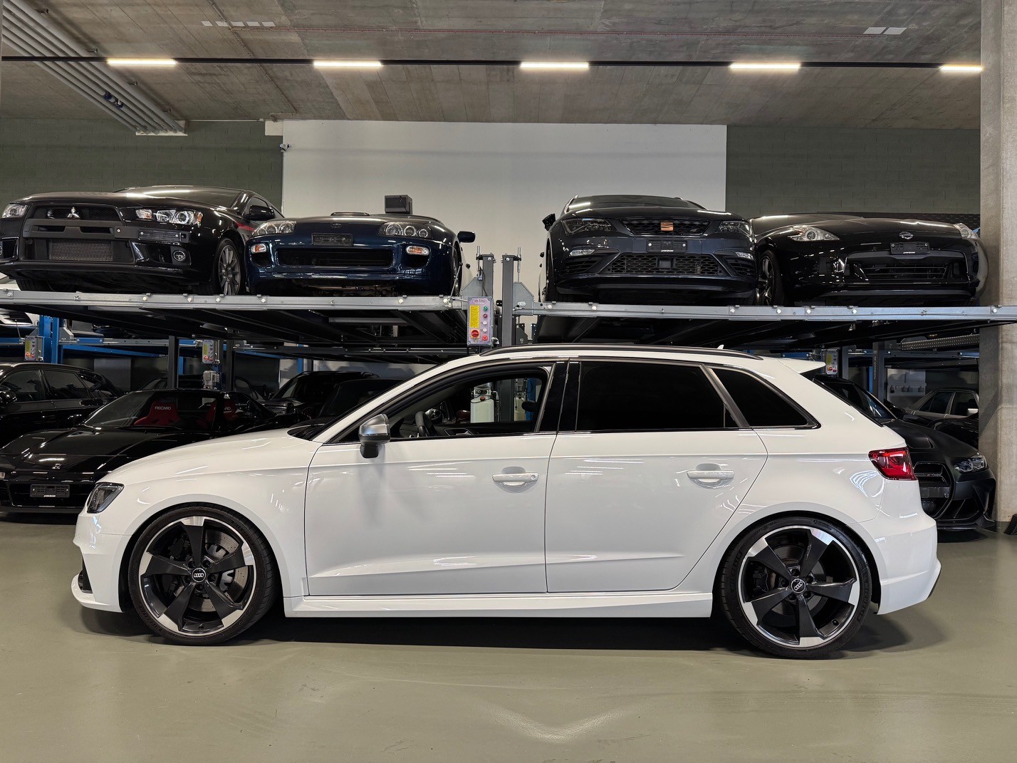 AUDI RS3 2.5 TSI quattro S-tronic-image-0