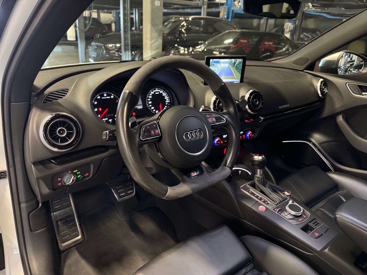 AUDI RS3 2.5 TSI quattro S-tronic-image-7