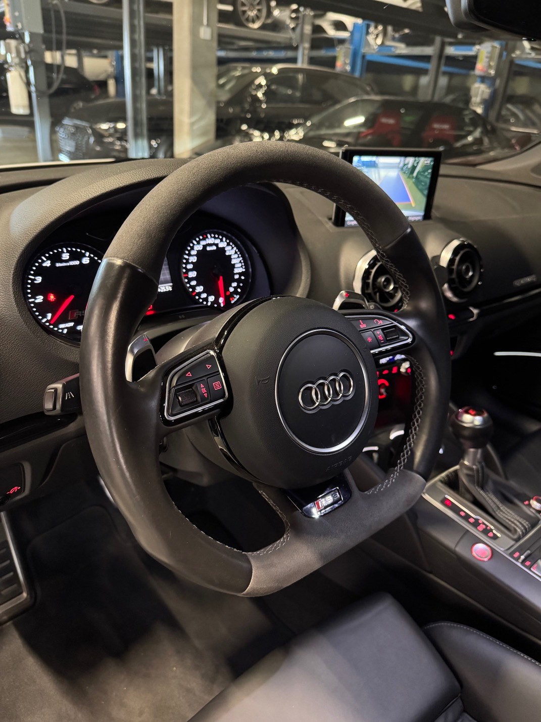 AUDI RS3 2.5 TSI quattro S-tronic-image-8
