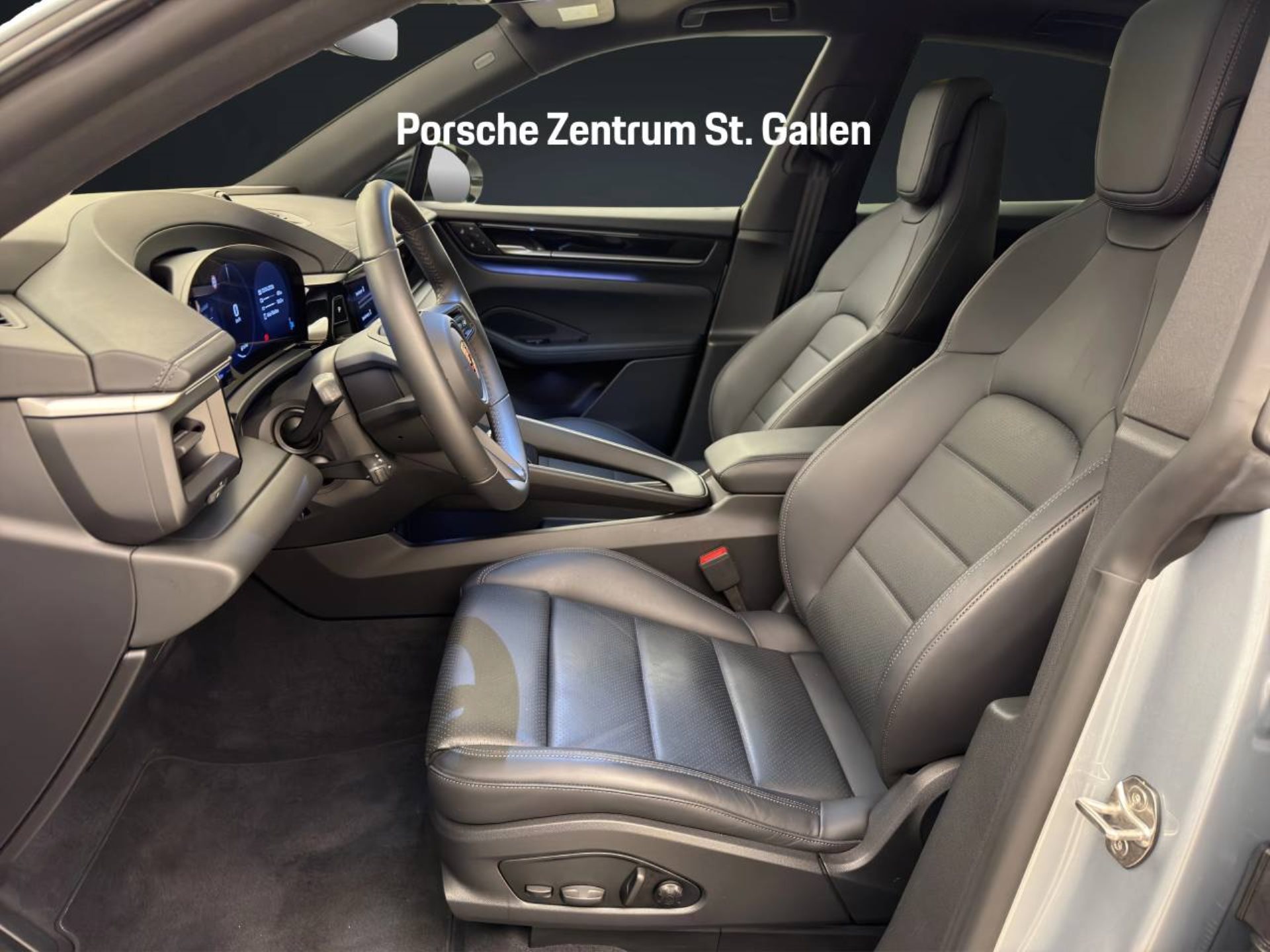 PORSCHE Macan 4-image-4