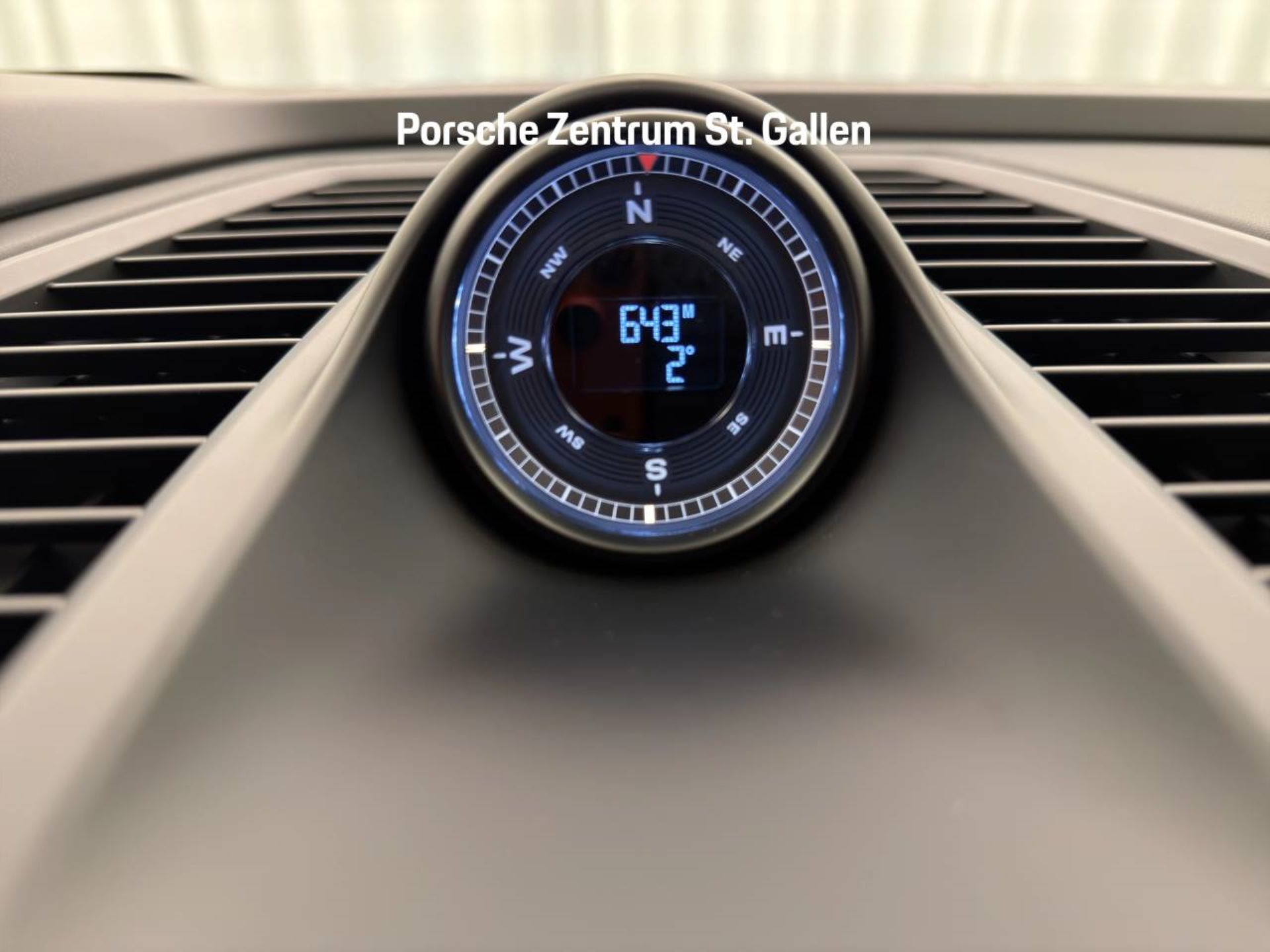 PORSCHE Macan 4-image-22