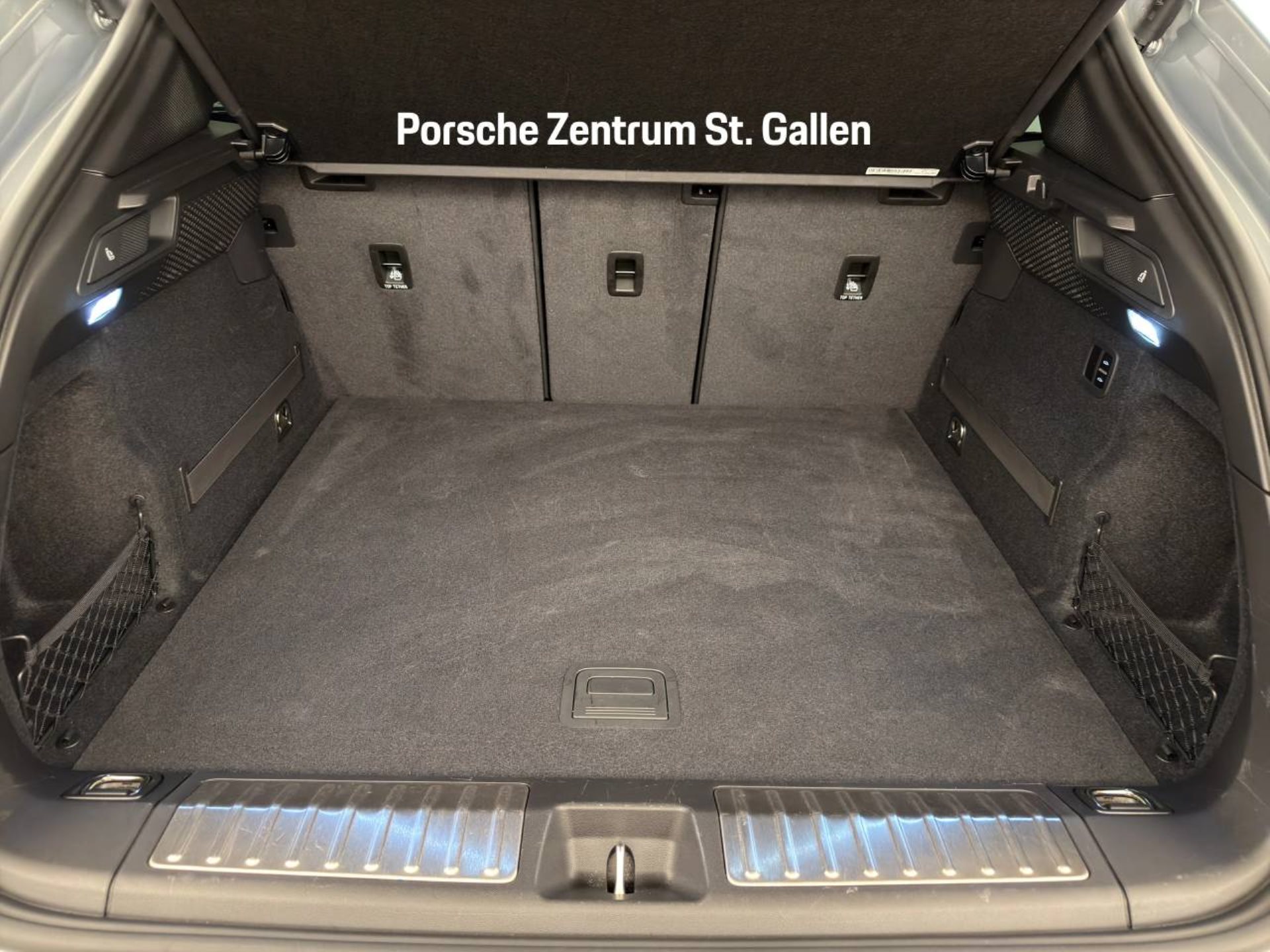 PORSCHE Macan 4-image-20