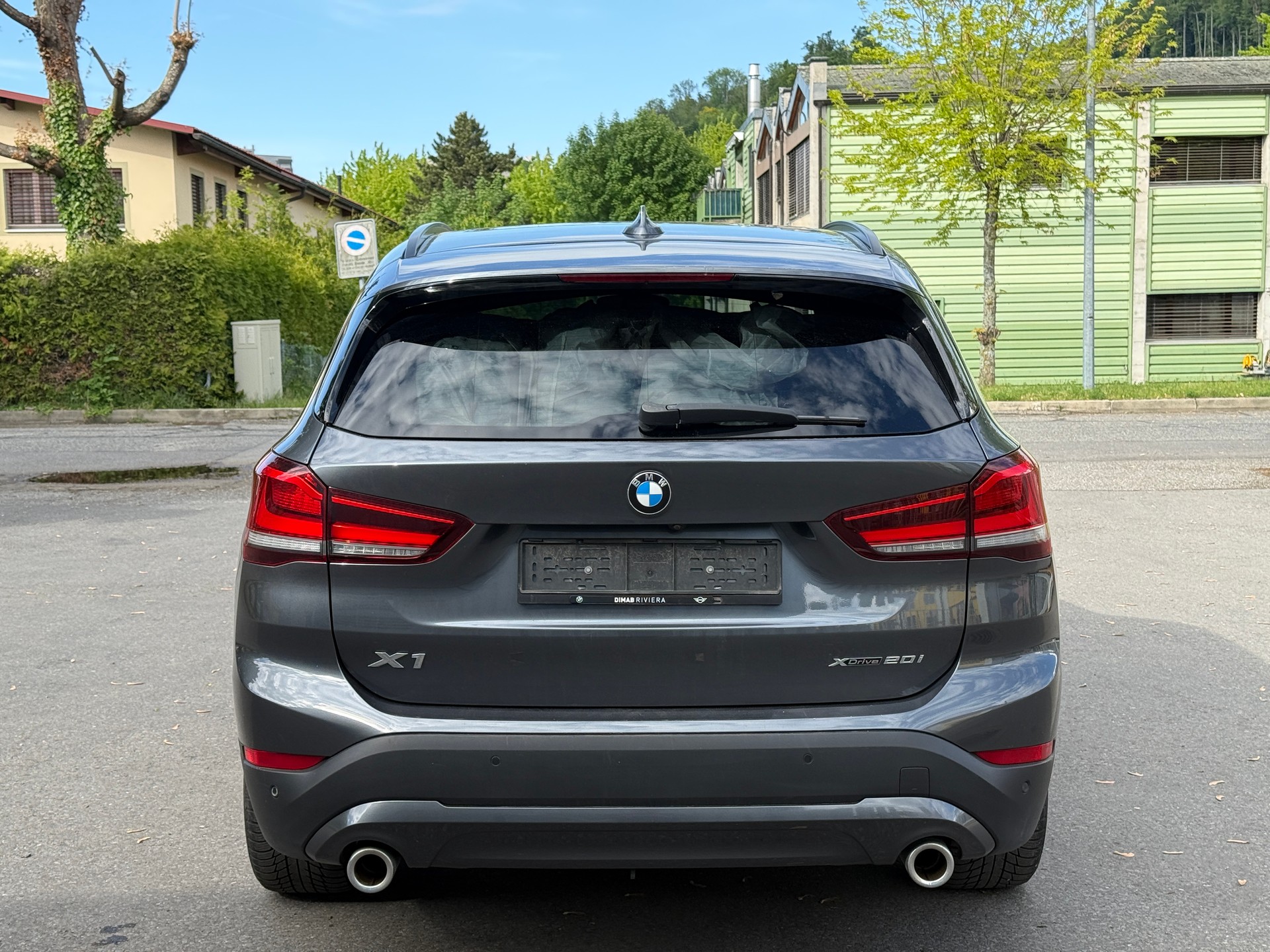 BMW X1 xDrive 20i Essential Edition Steptronic-image-5