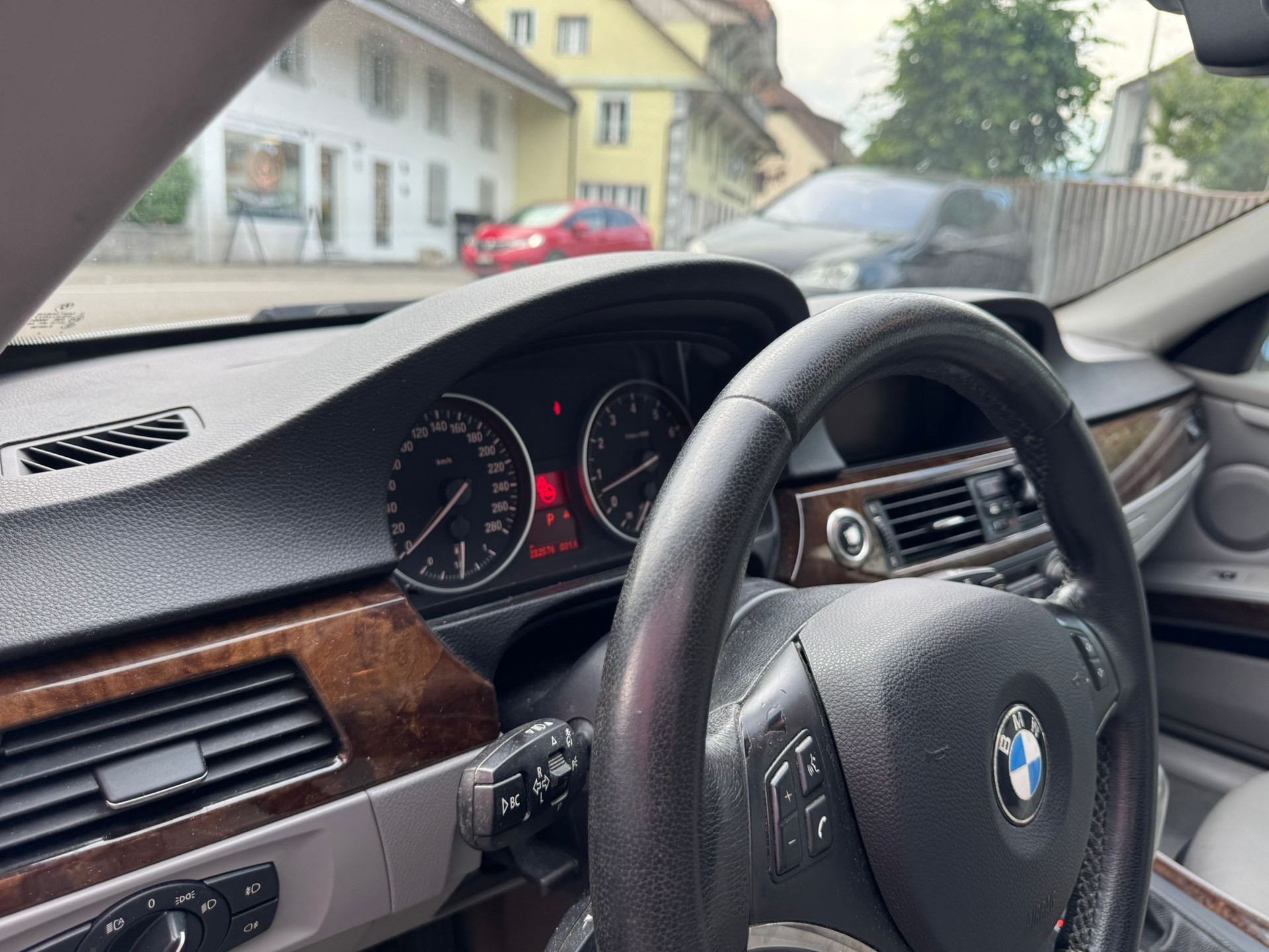 BMW 335i Coupé-image-8