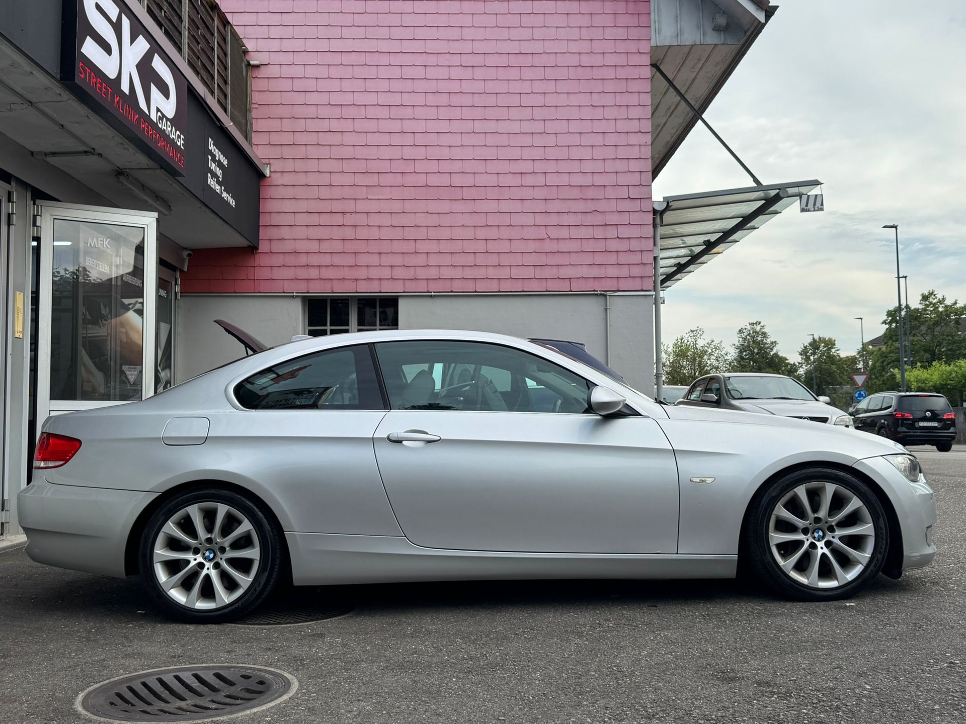 BMW 335i Coupé-image-3