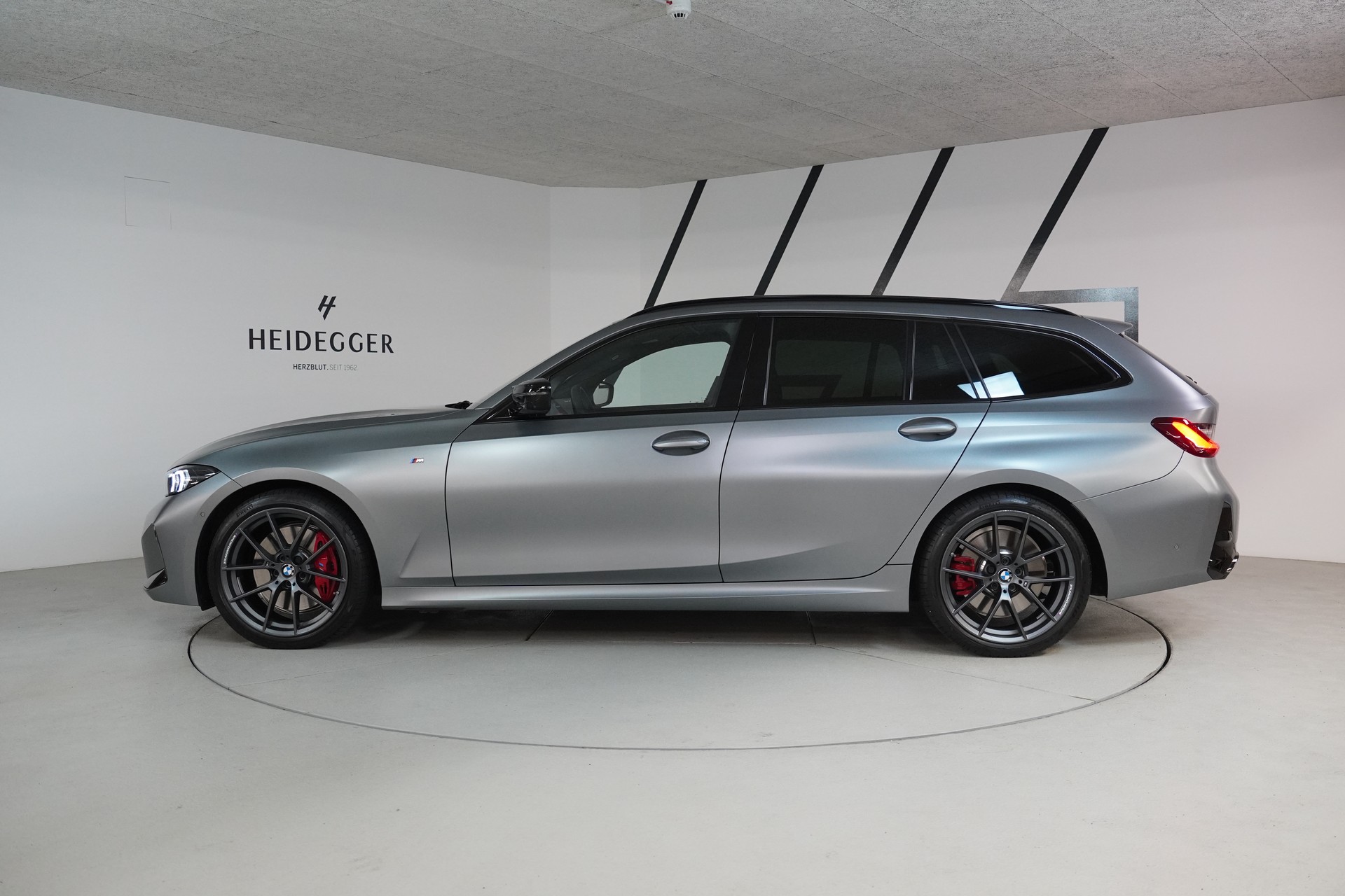BMW M340i xDrive 48V Touring Steptronic M Sport Pro-image-3