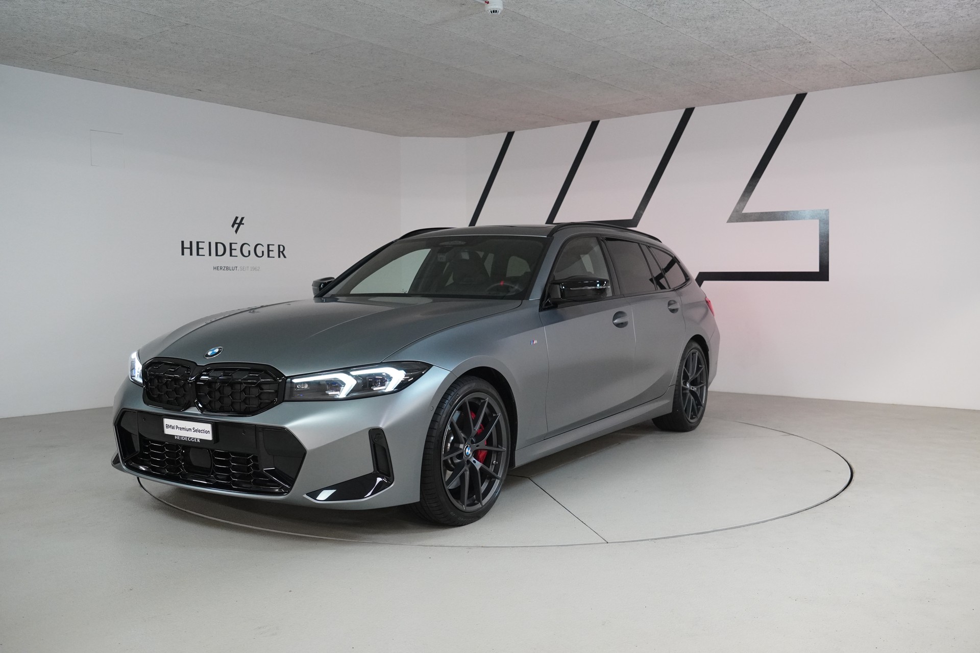 BMW M340i xDrive 48V Touring Steptronic M Sport Pro-image-0