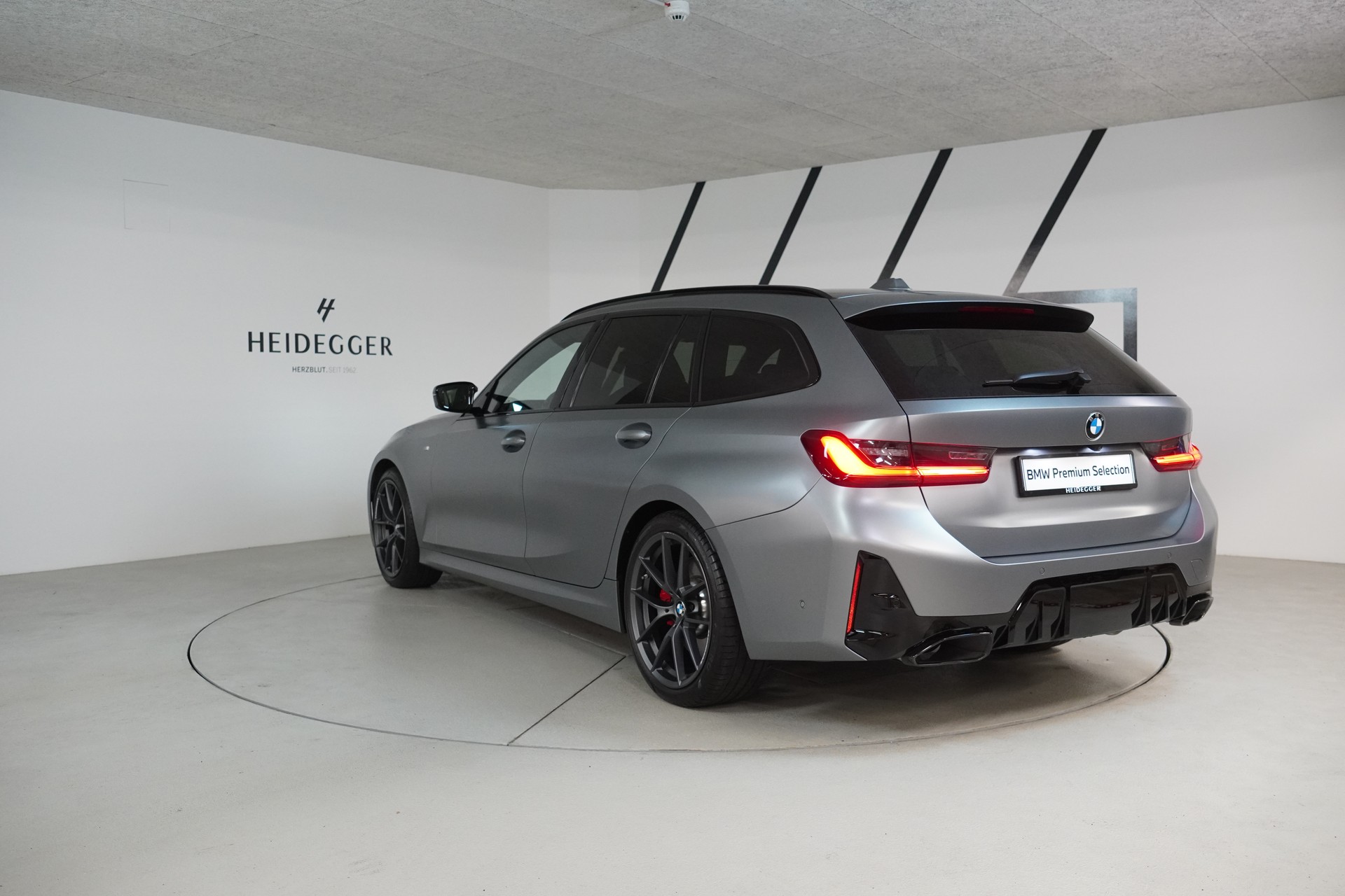 BMW M340i xDrive 48V Touring Steptronic M Sport Pro-image-4