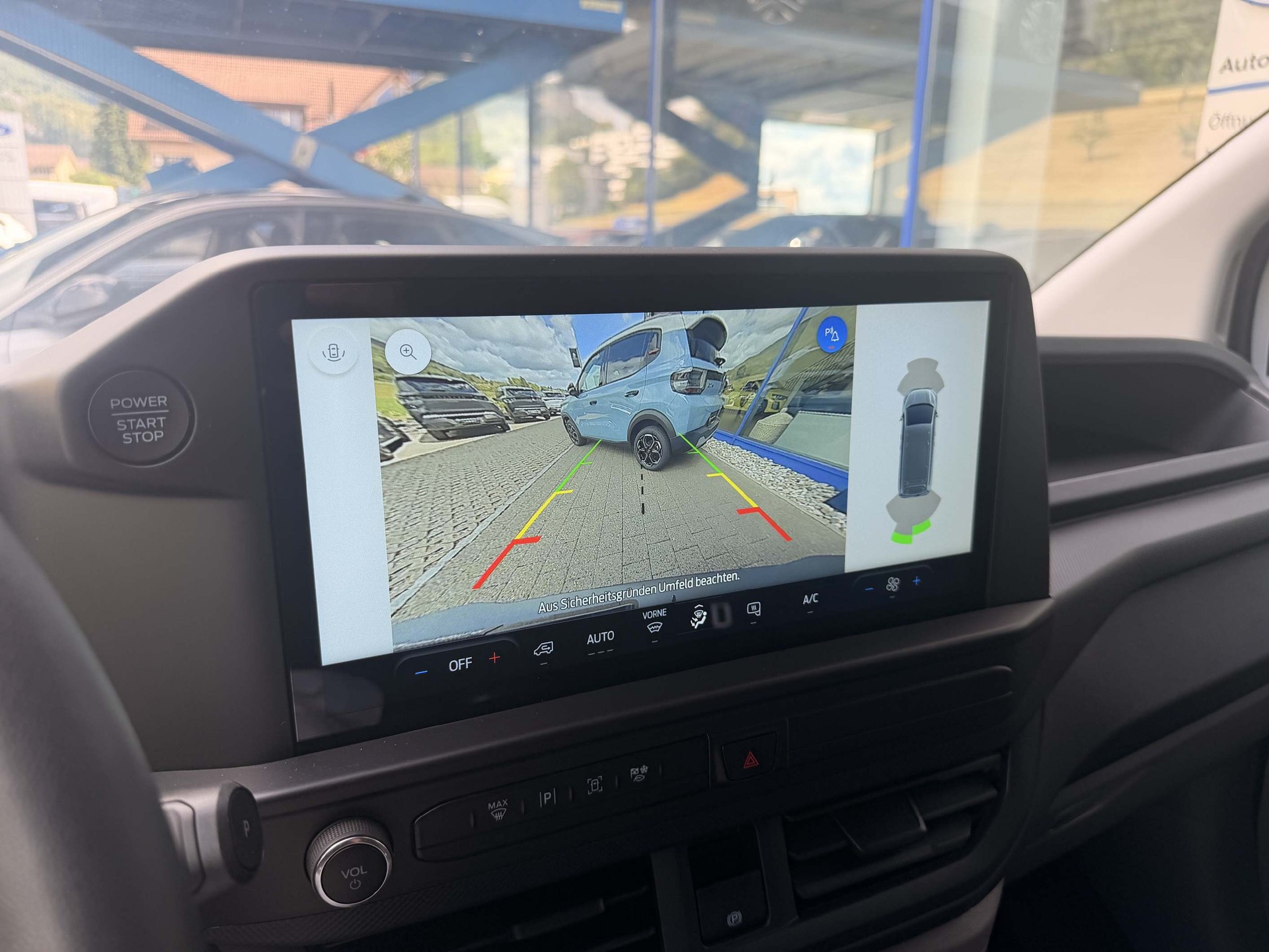 FORD Transit Custom Van 320 L1 2.5 Duratec 233 Trend PHEV-image-11