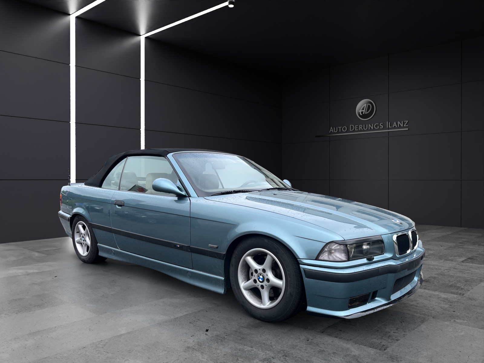 BMW 328i Cabrio-image-1