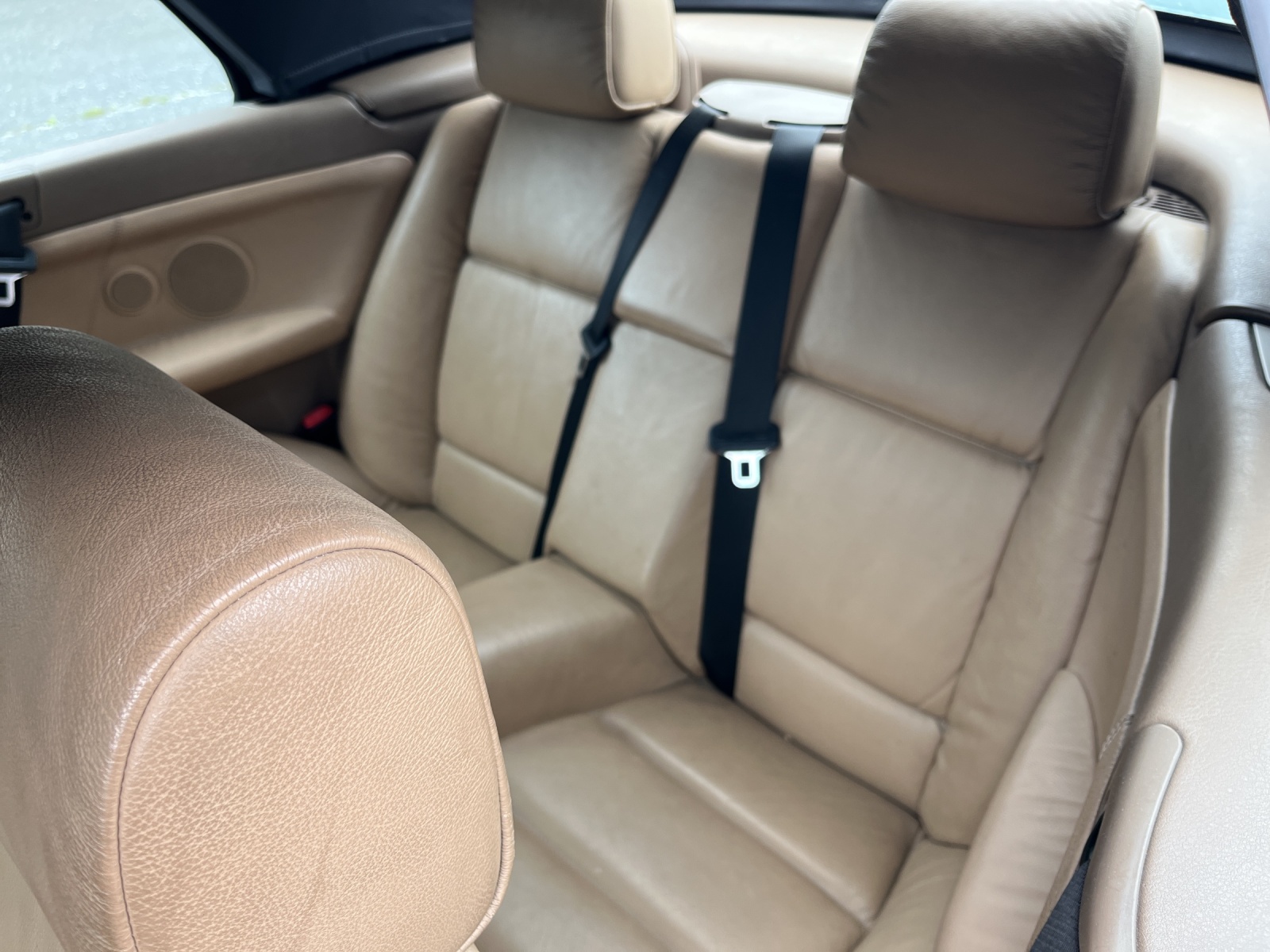 BMW 328i Cabrio-image-10