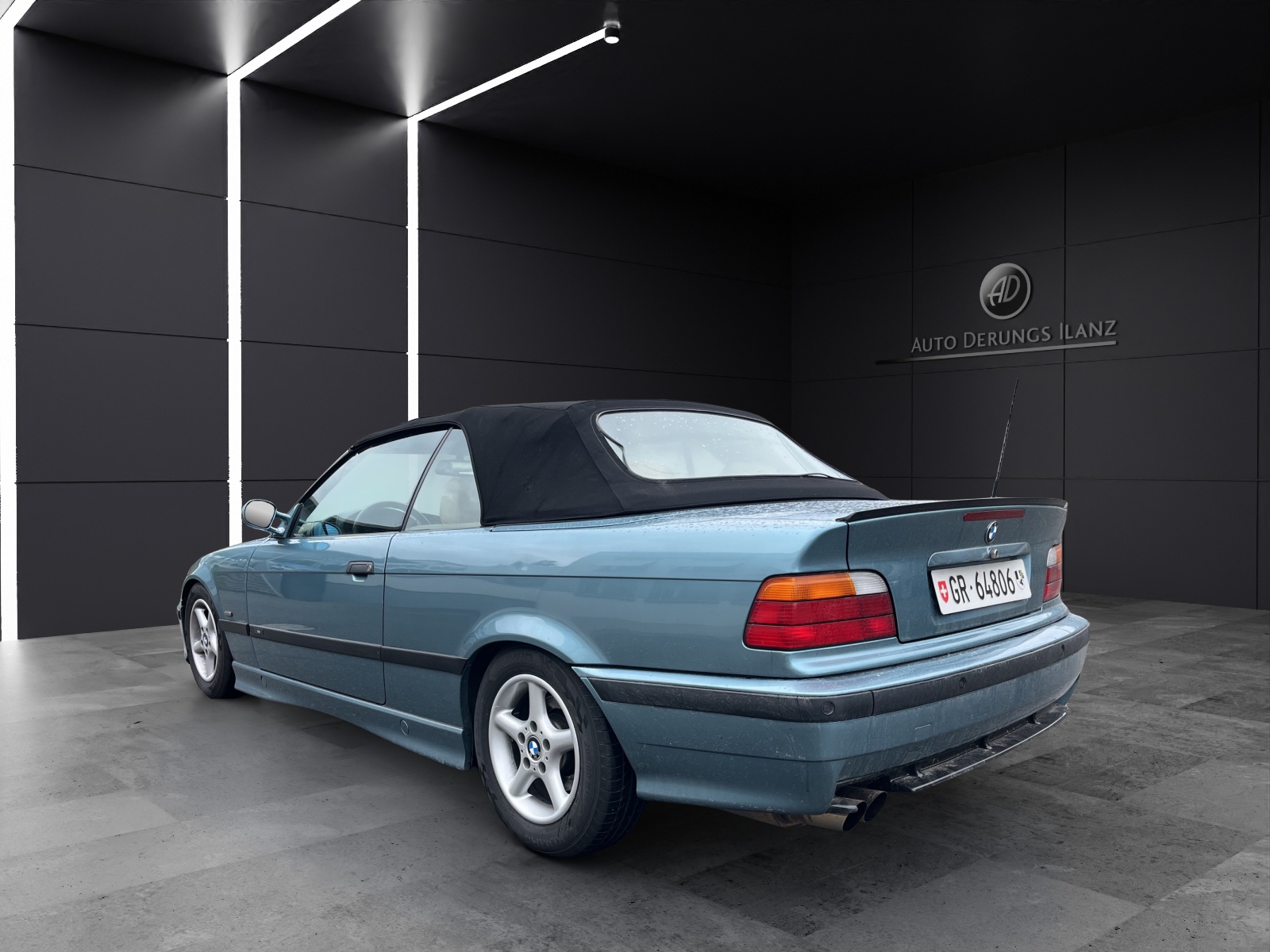 BMW 328i Cabrio-image-3
