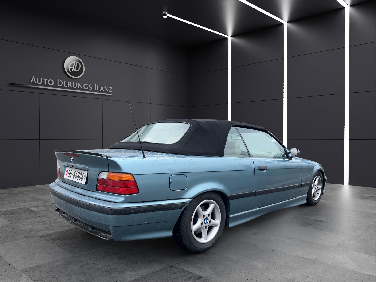 BMW 328i Cabrio-image-2