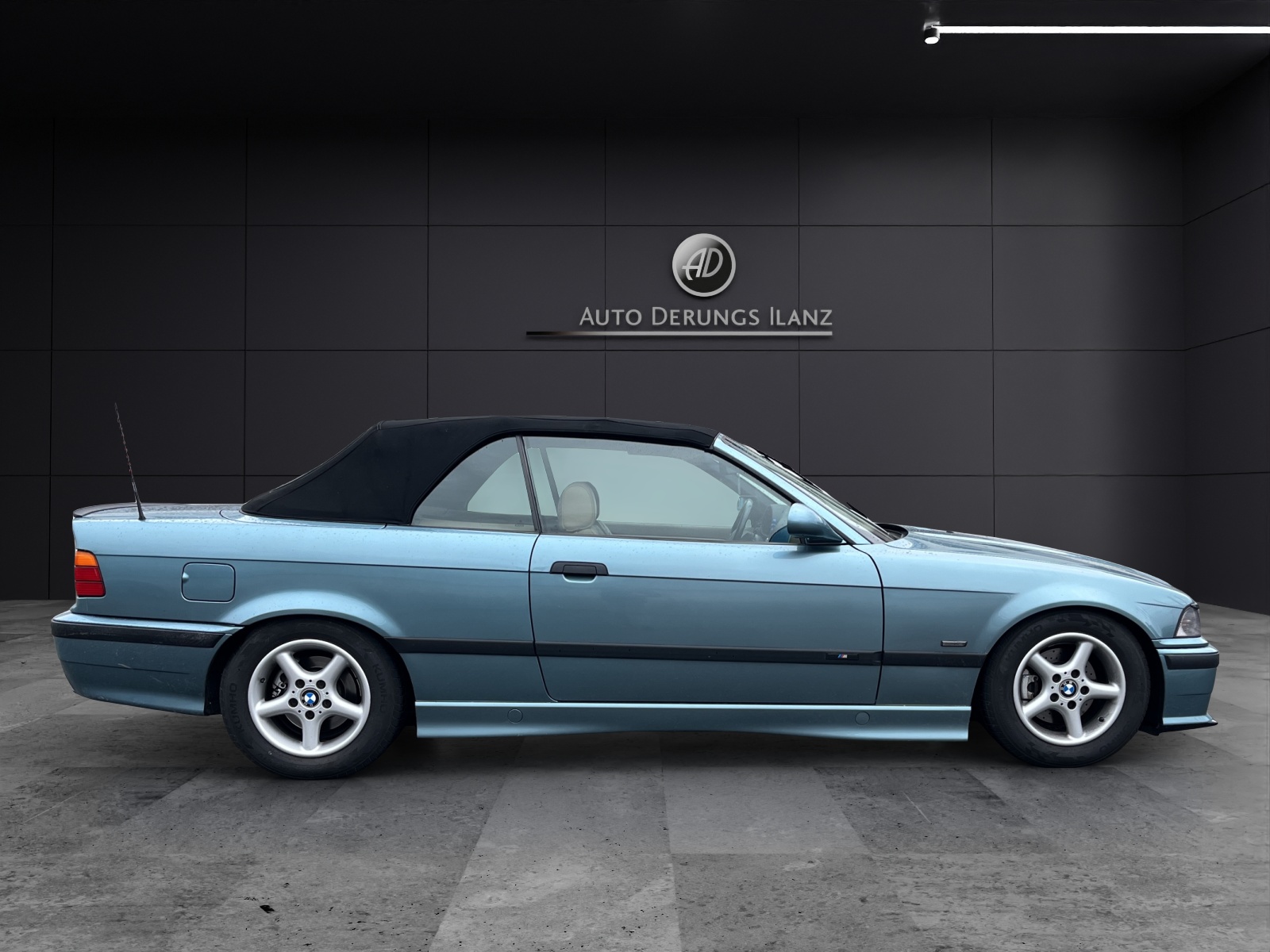 BMW 328i Cabrio-image-7