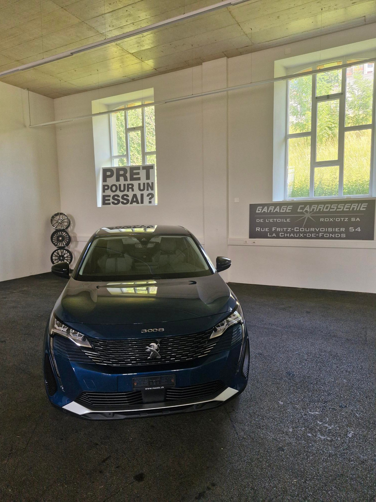 PEUGEOT 3008 300e Hybrid4 Allure Pack EAT8-image-0