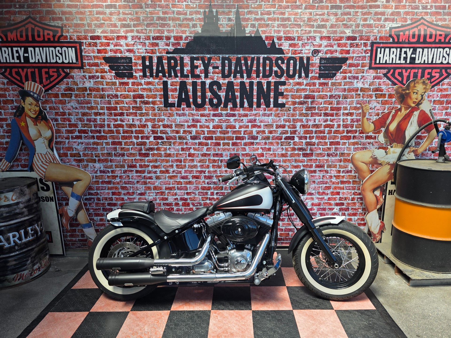 HARLEY-DAVIDSON FLS Softail Slim ABS