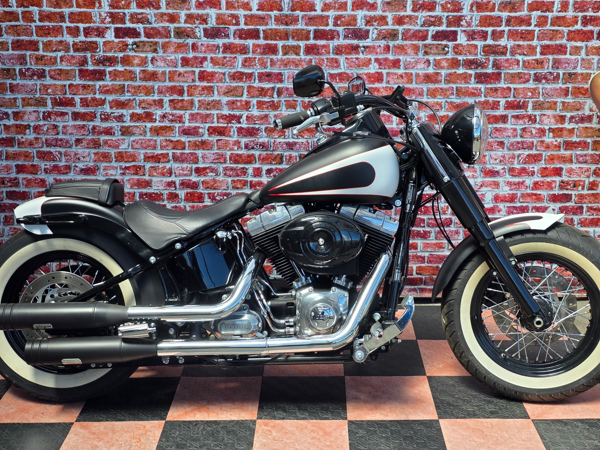 HARLEY-DAVIDSON FLS Softail Slim ABS-image-4