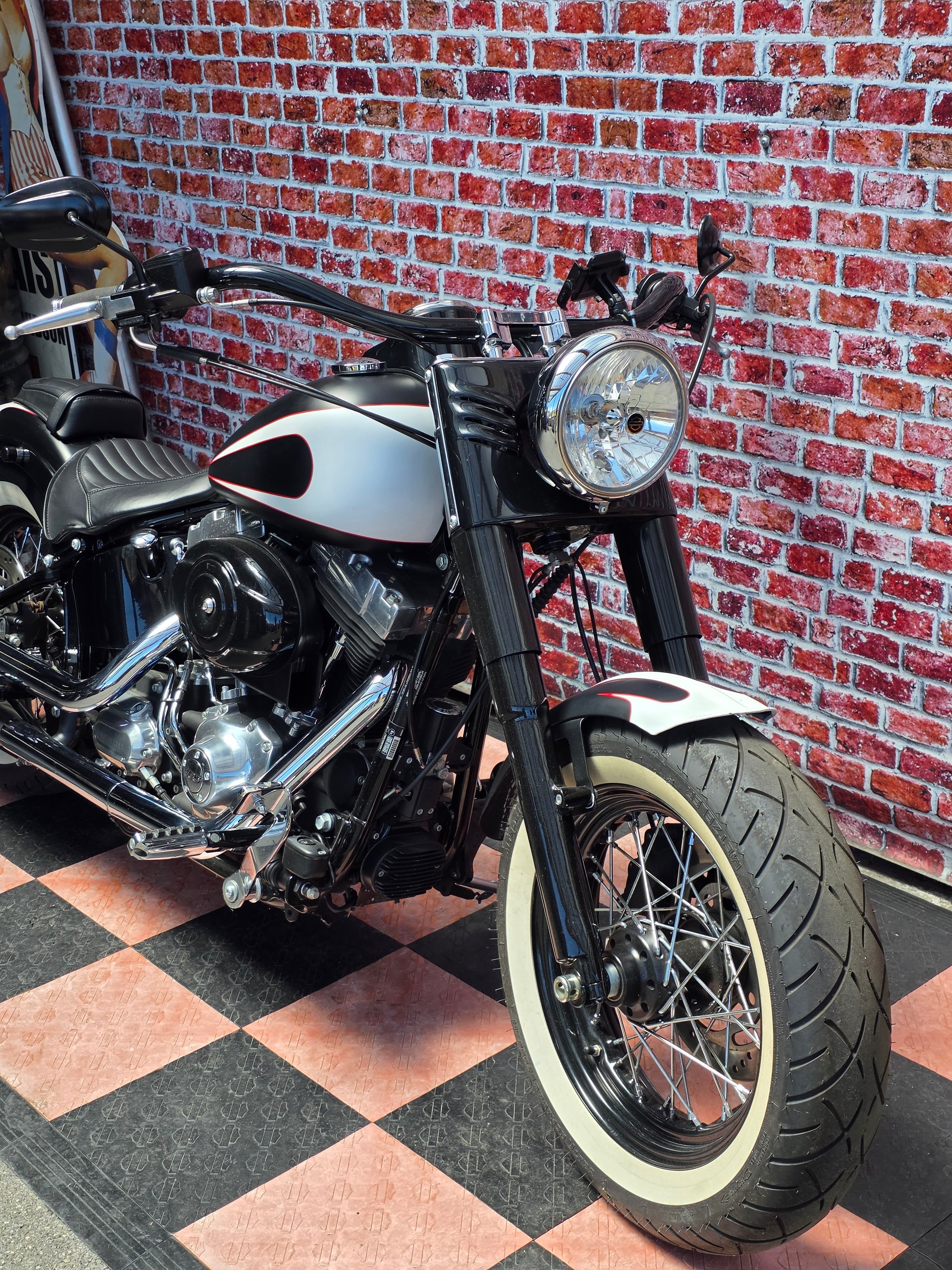 HARLEY-DAVIDSON FLS Softail Slim ABS-showroom-element-2