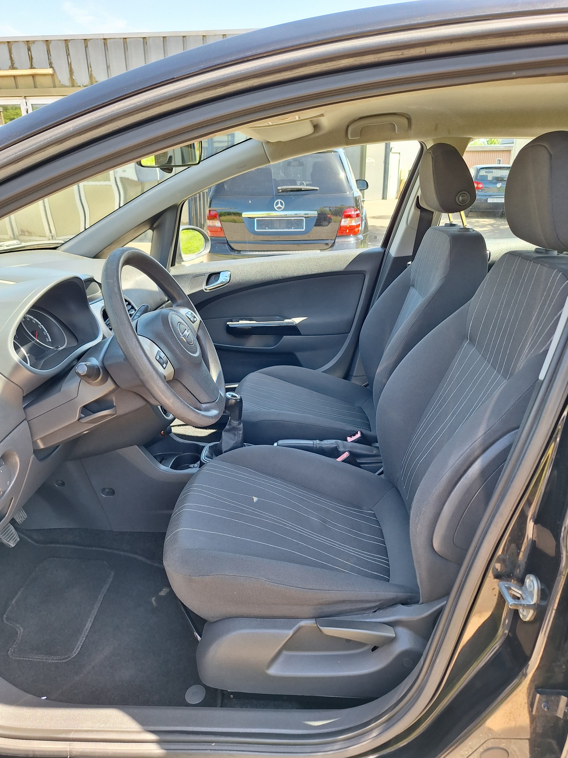 OPEL Corsa 1.4 TP Enjoy-image-6