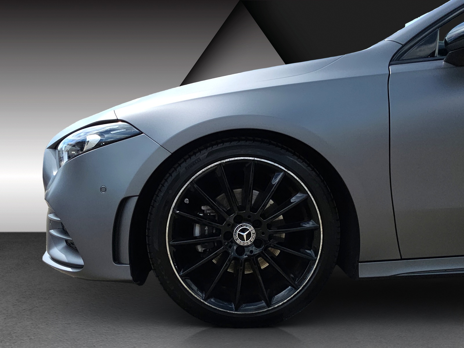 MERCEDES-BENZ A 200 AMG Line-image-18