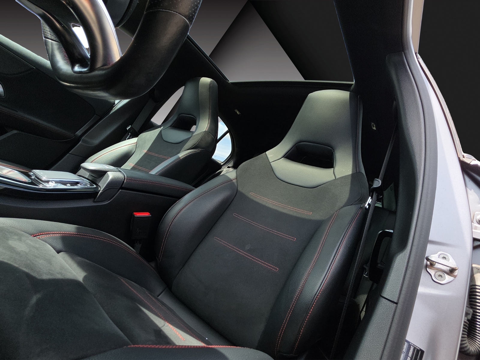 MERCEDES-BENZ A 200 AMG Line-image-13