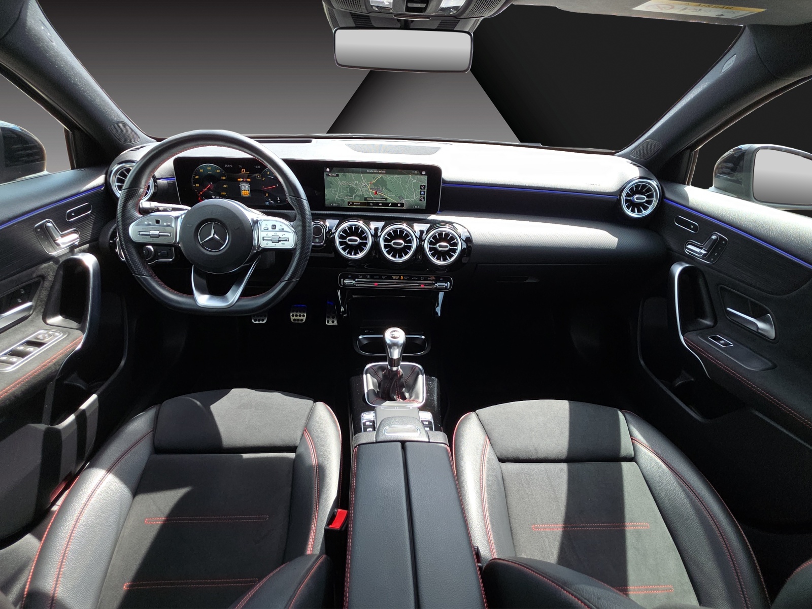 MERCEDES-BENZ A 200 AMG Line-image-9