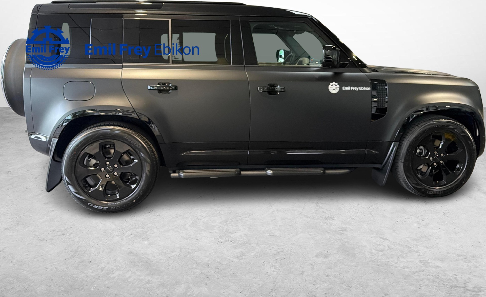 LAND ROVER Defender 110 3.0 D I6 250 X-Dynamic SE-image-5
