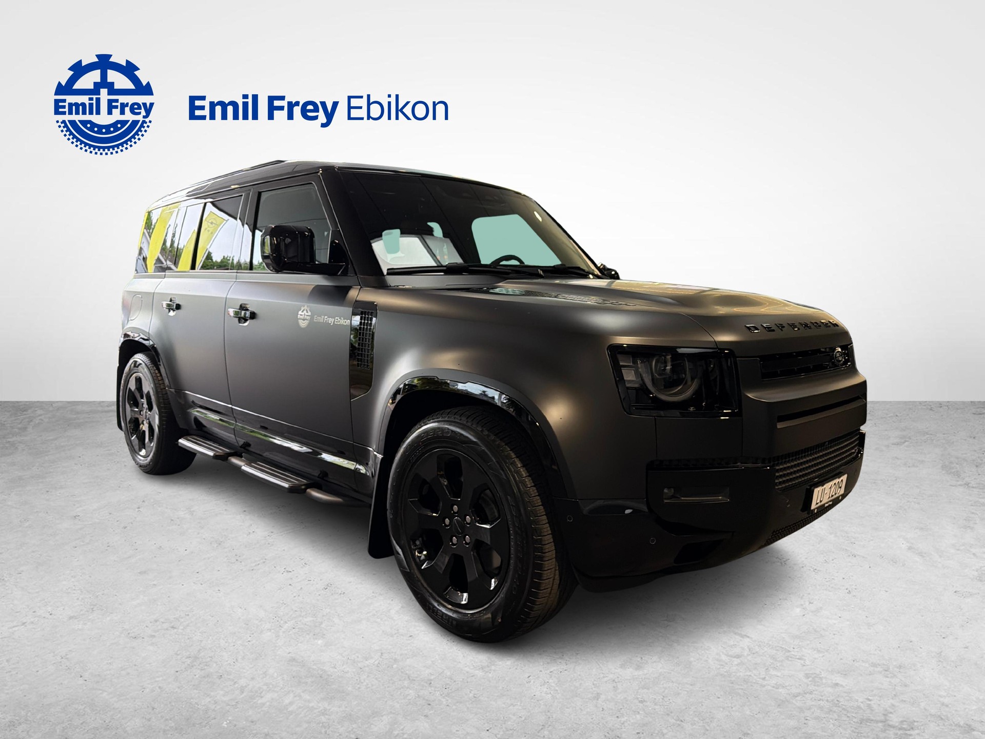 LAND ROVER Defender 110 3.0 D I6 250 X-Dynamic SE-image-6
