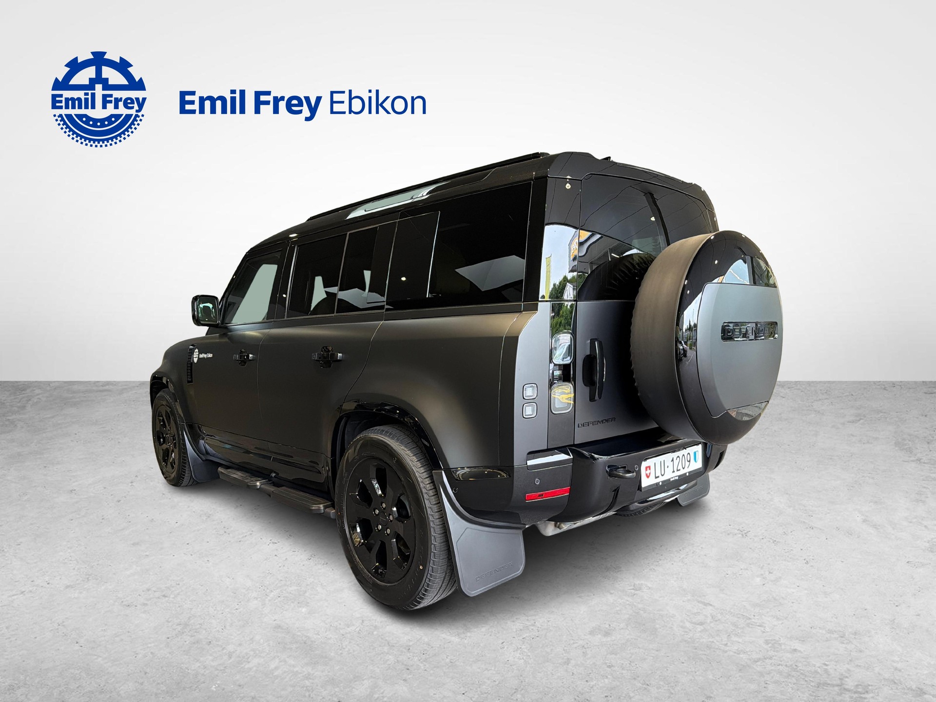 LAND ROVER Defender 110 3.0 D I6 250 X-Dynamic SE-image-2