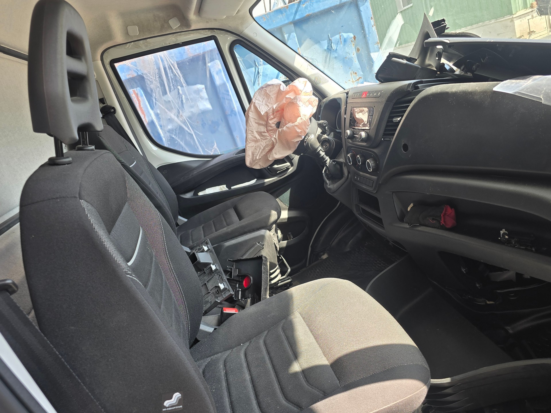 IVECO 35 S 14 D-image-7
