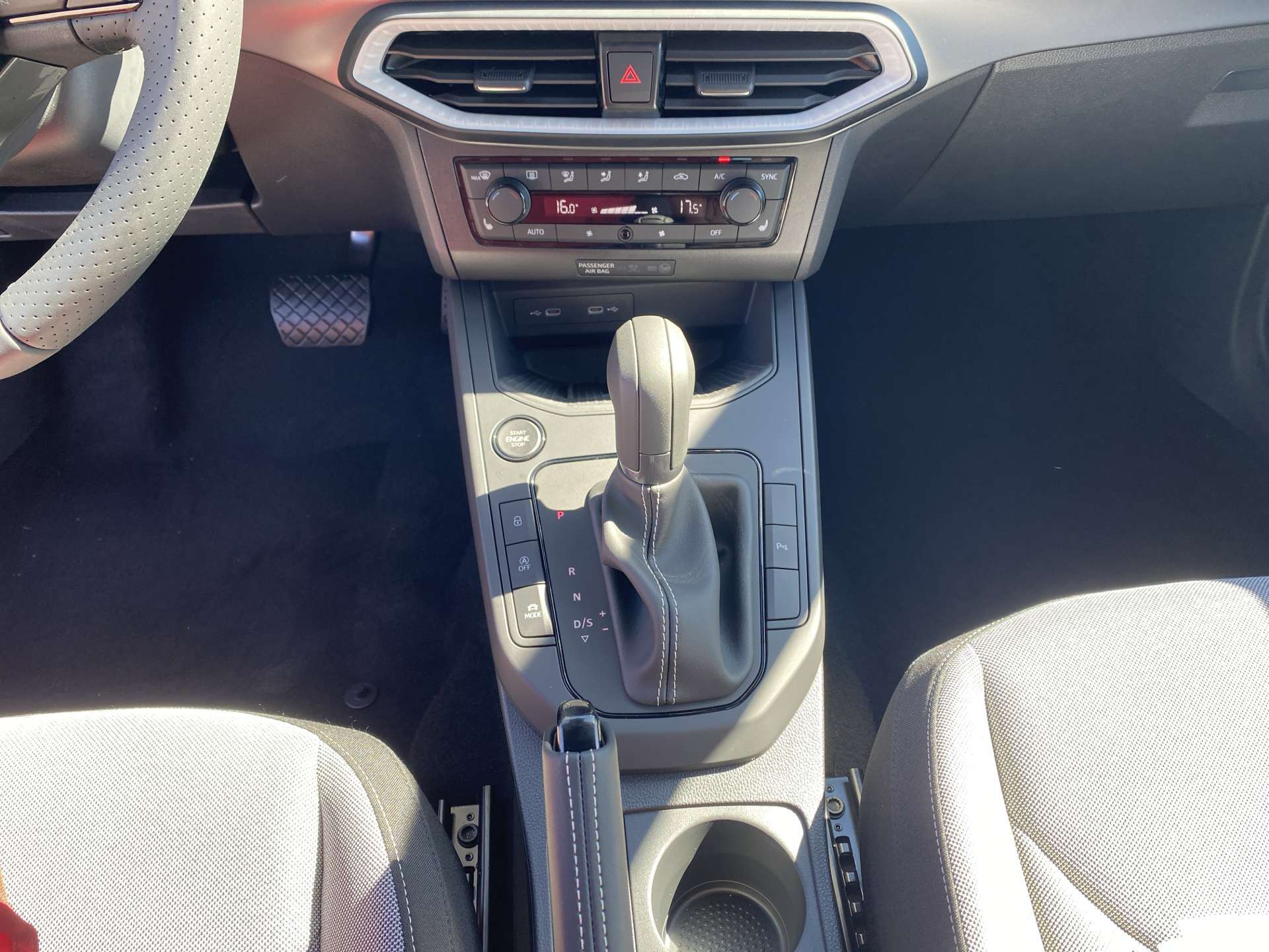 SEAT Ibiza 1.0 EcoTSi FR DSG-Automat-image-10