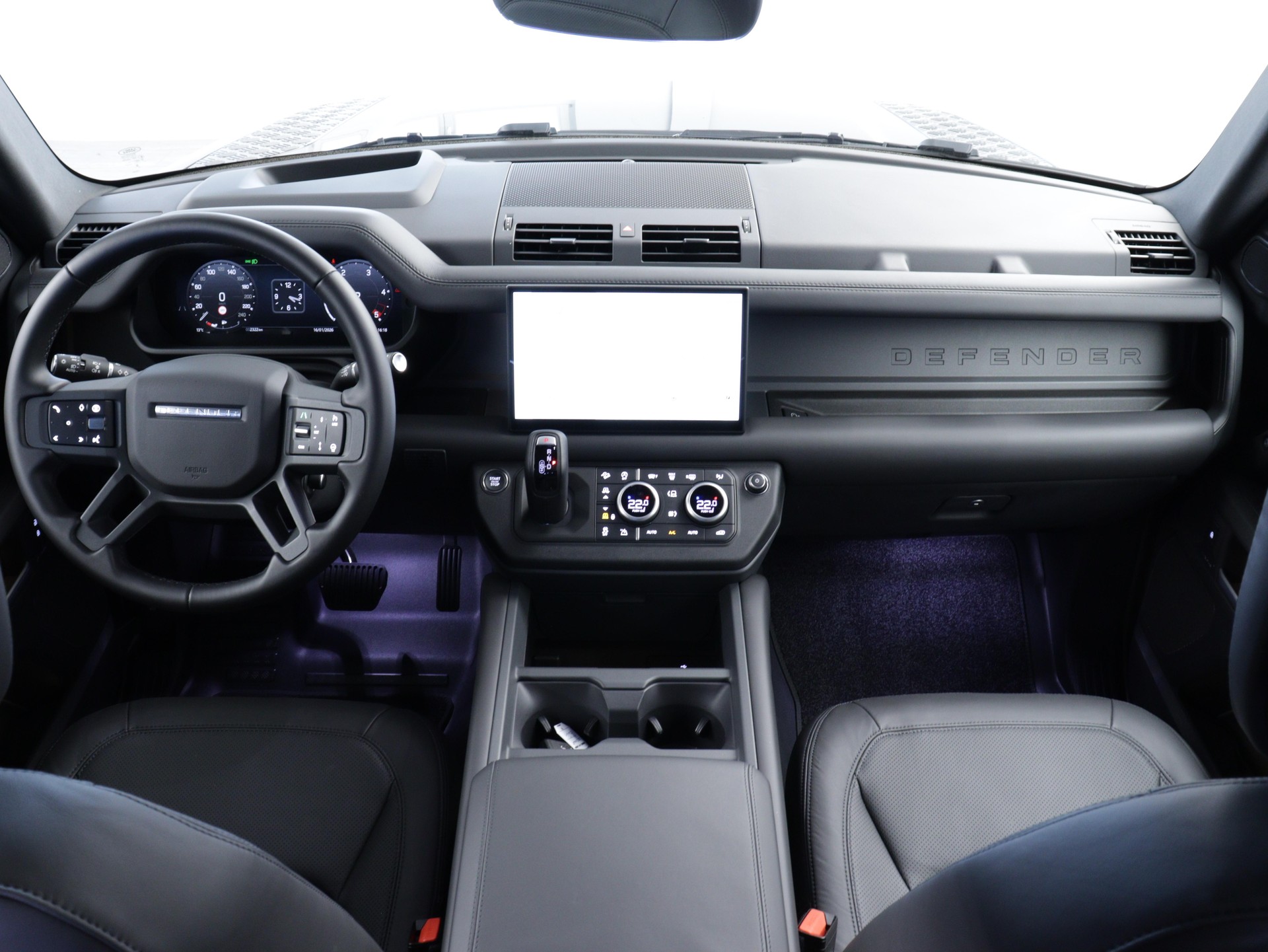 LAND ROVER Defender 110 3.0 D I6 300 X-Dynamic HSE-image-4