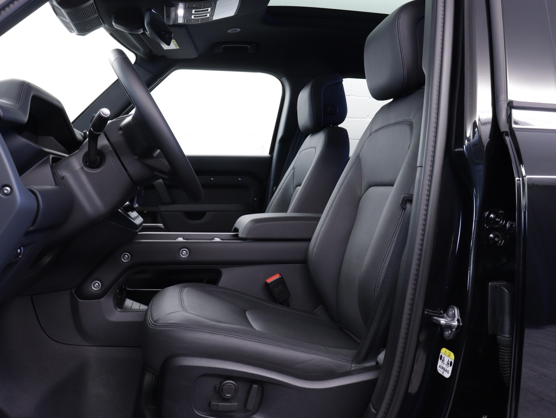 LAND ROVER Defender 110 3.0 D I6 300 X-Dynamic HSE-image-7