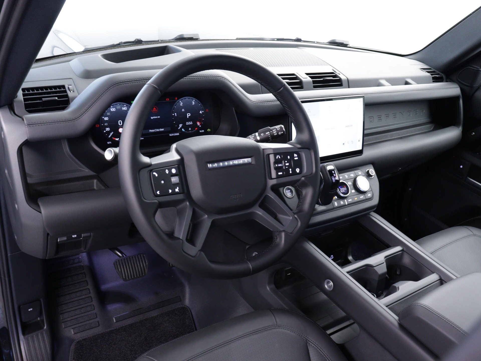 LAND ROVER Defender 110 3.0 D I6 300 X-Dynamic HSE-image-5