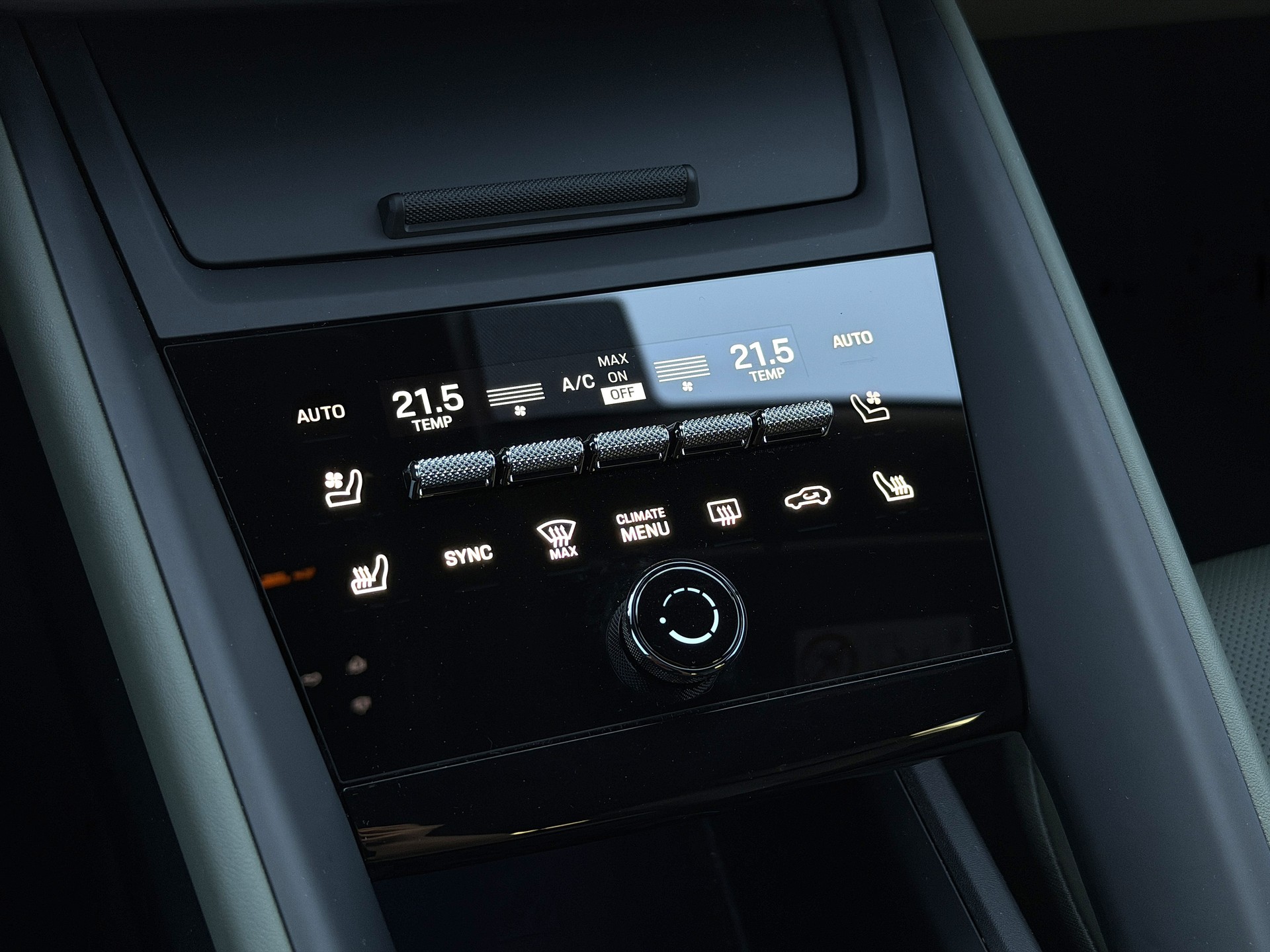 PORSCHE Macan 4 *Porsche Garantie 2+2*-image-17