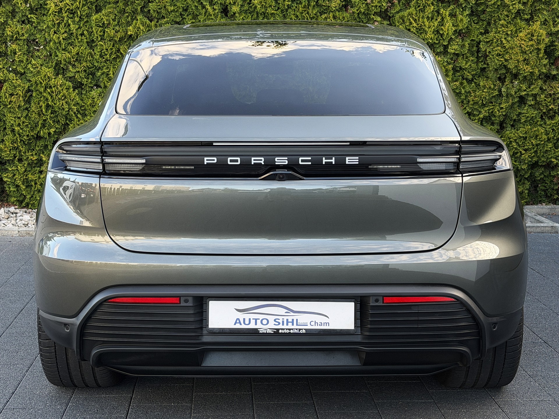 PORSCHE Macan 4 *Porsche Garantie 2+2*-image-12