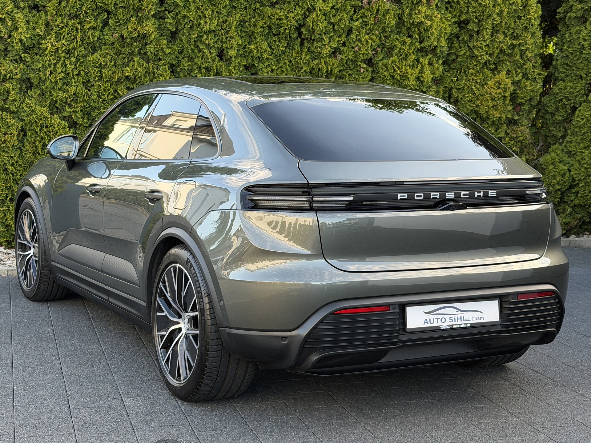 PORSCHE Macan 4 *Porsche Garantie 2+2*-image-11
