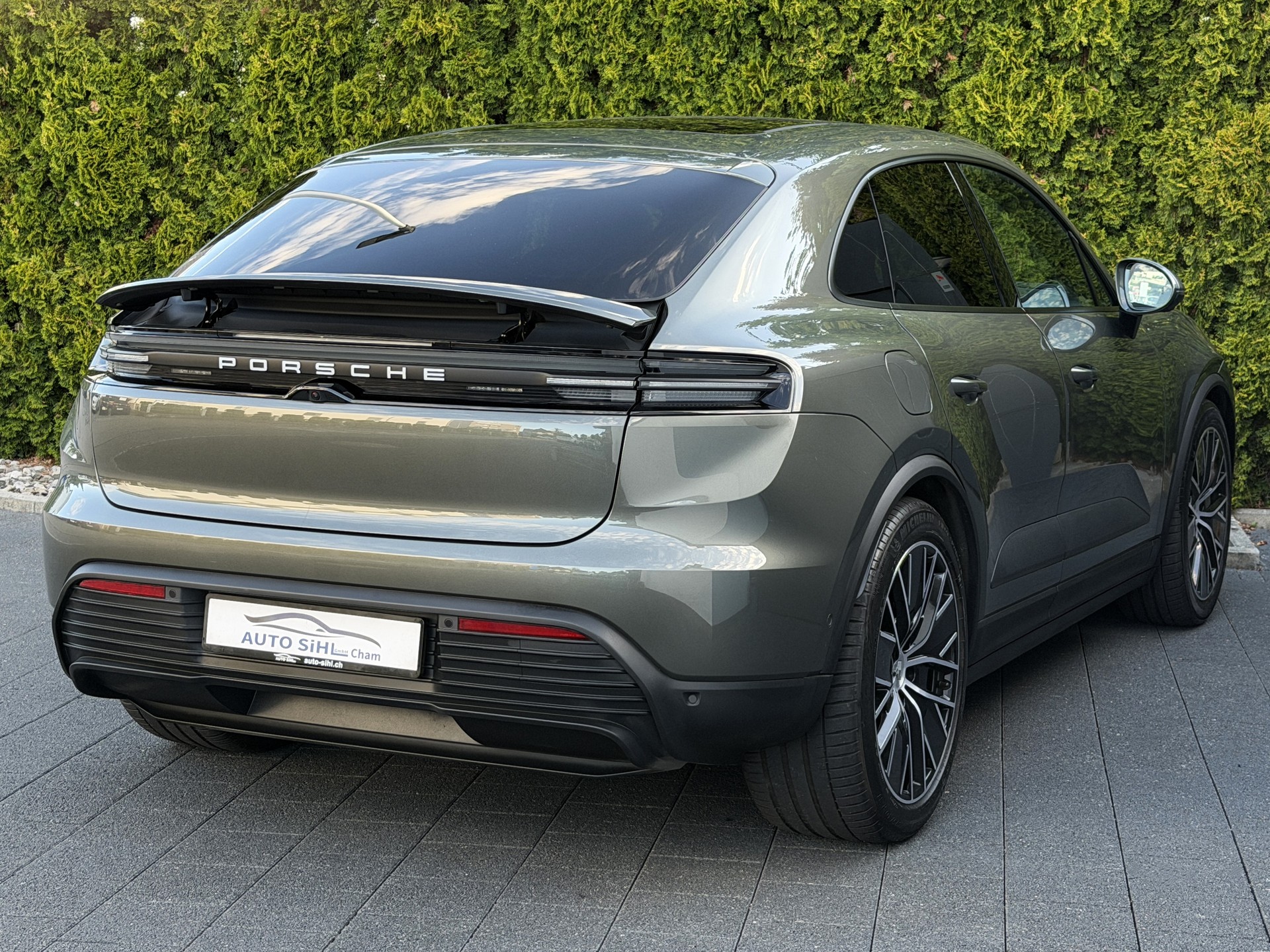 PORSCHE Macan 4 *Porsche Garantie 2+2*-image-14