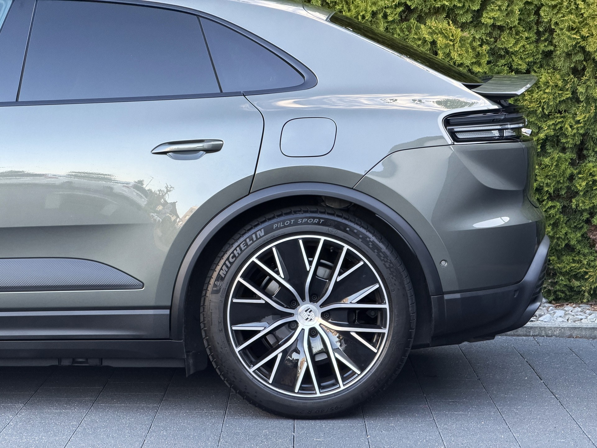 PORSCHE Macan 4 *Porsche Garantie 2+2*-image-9
