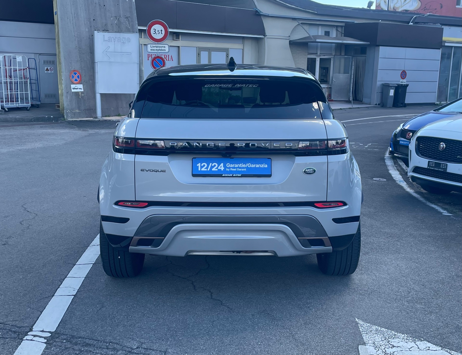 LAND ROVER Range Rover Evoque R-Dyn First Edi P 250 HSE AT9-image-5