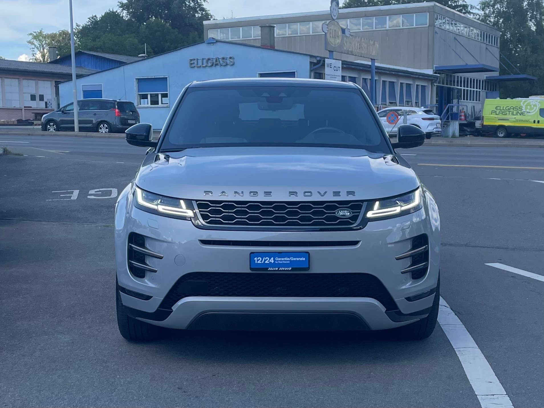 LAND ROVER Range Rover Evoque R-Dyn First Edi P 250 HSE AT9-showroom-element-1