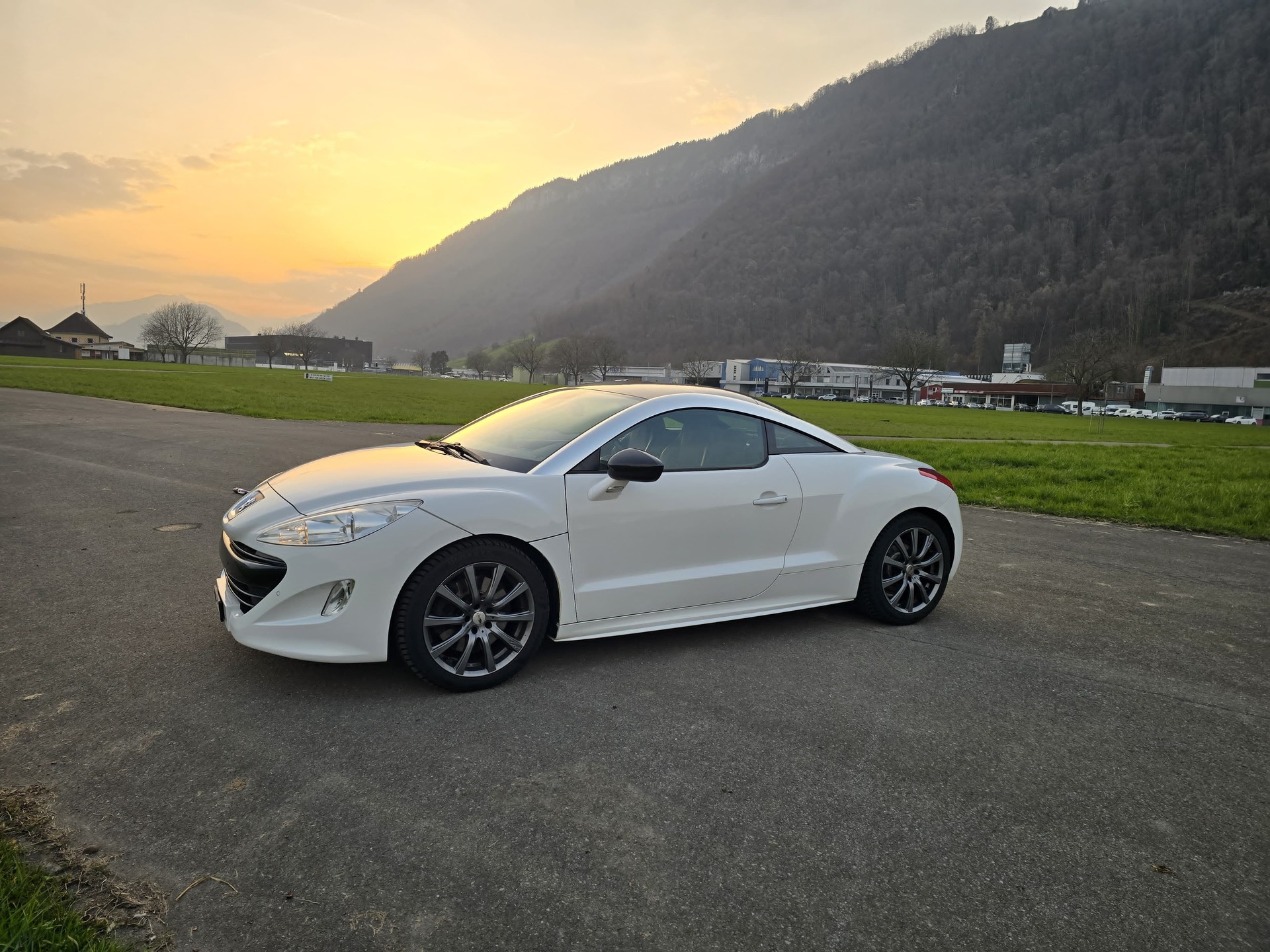 PEUGEOT 2.0 HDi-image-0