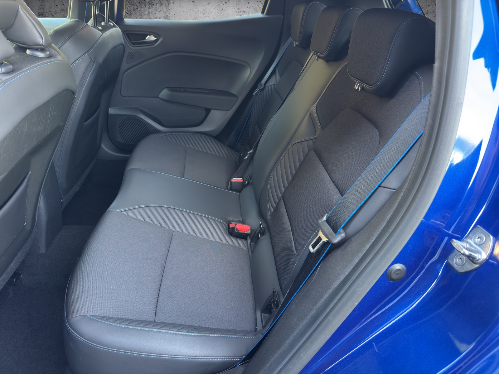 RENAULT Clio 1.6 E-Tech Esprit Alpine-image-23
