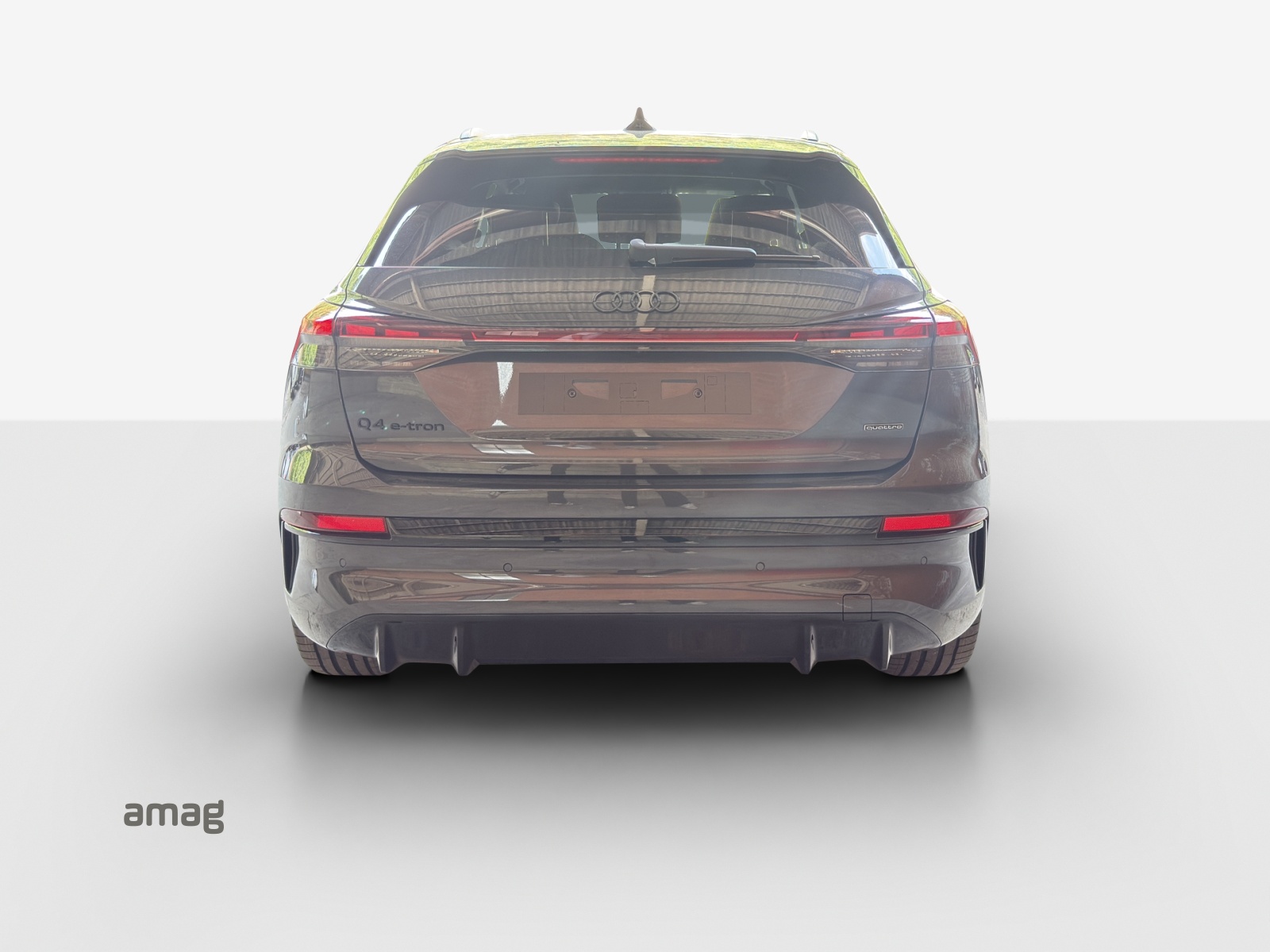 AUDI Q4 e-tron SUV quattro performance-showroom-element-3