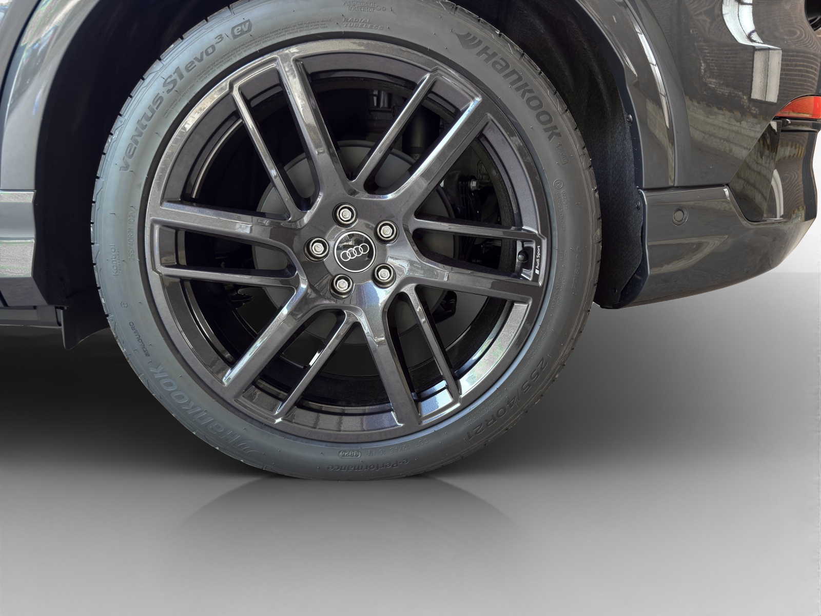 AUDI Q4 e-tron SUV quattro performance-image-13