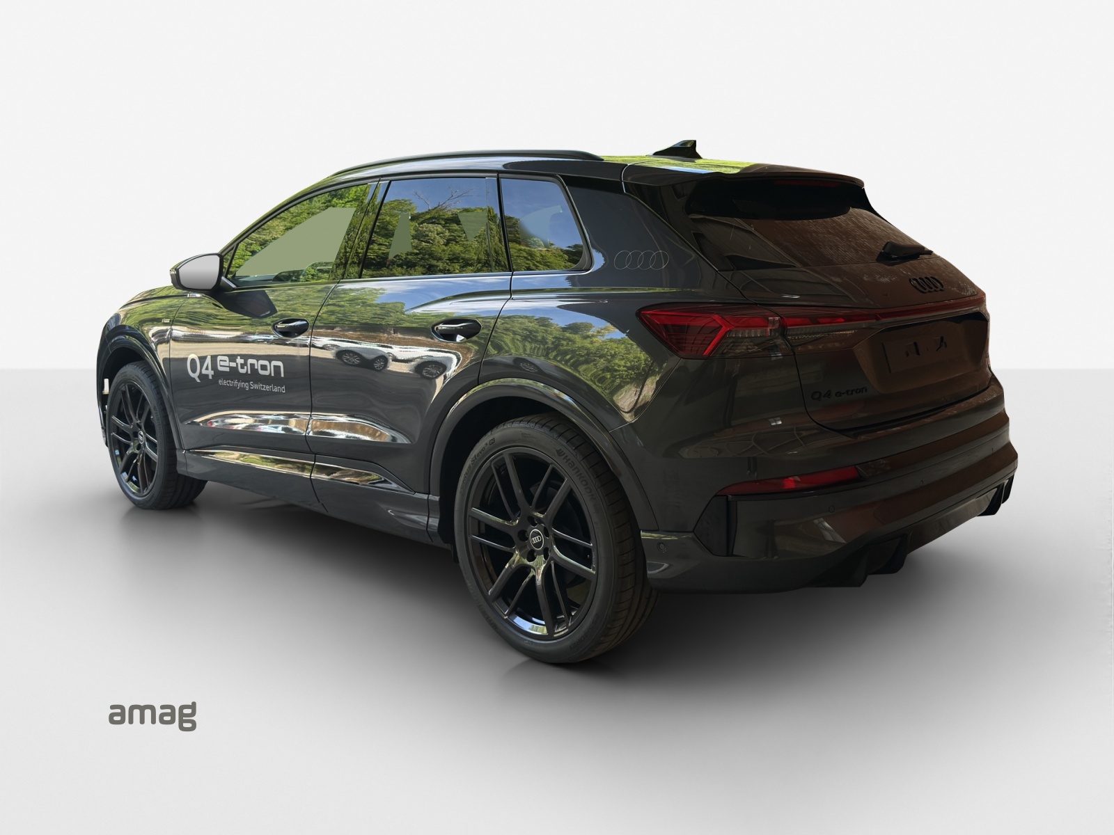 AUDI Q4 e-tron SUV quattro performance-showroom-element-2